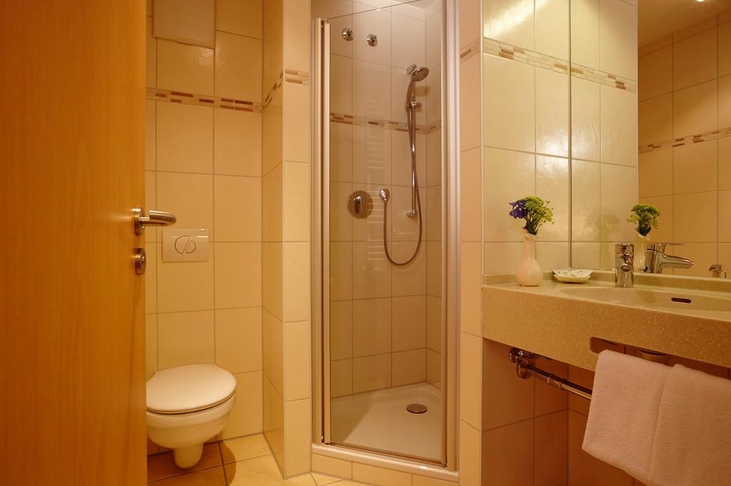 Hotel Eberl Hattenhofen  객실 사진